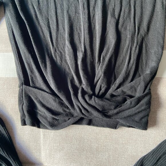 EUC ALO Yoga Black Fitted Twist Front Top Sz XS - Picture 3 of 5